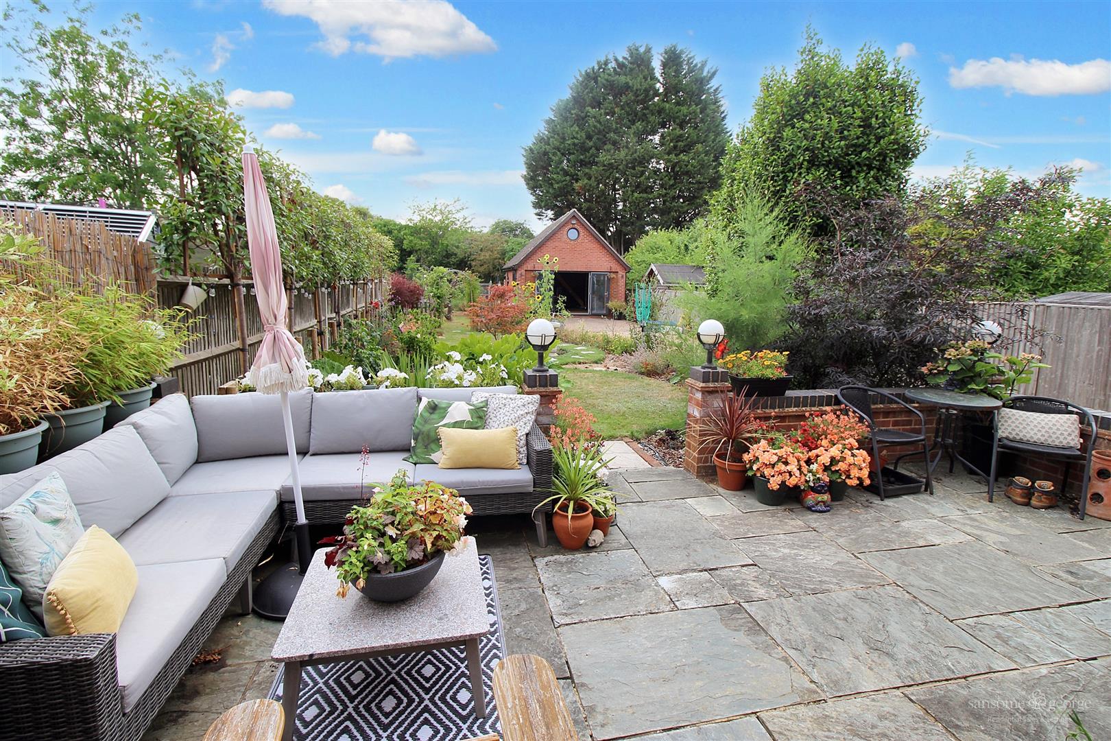 Glenwood Drive, Tilehurst, Reading